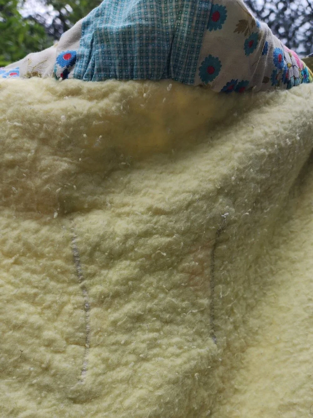 Vintage 1970s baby blanket quilt homemade by my Granny Hazel W 🌼 🌸 Antique